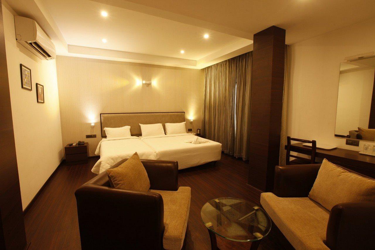 Brownstar Boutique Hotel チェンナイ エクステリア 写真