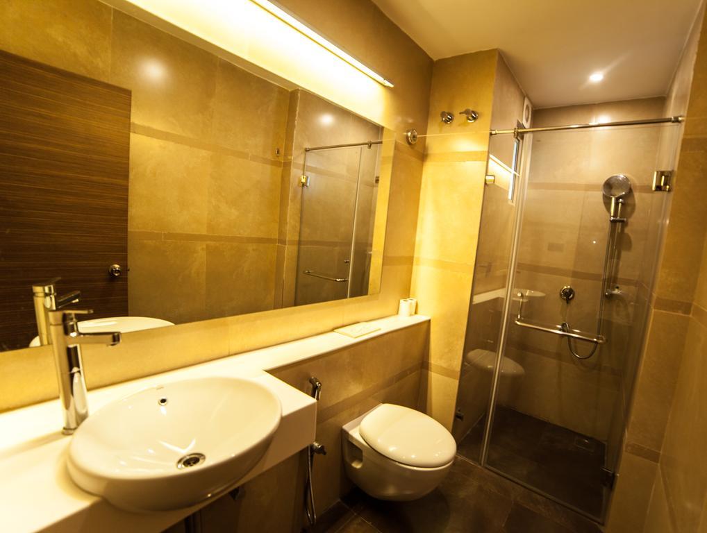 Brownstar Boutique Hotel チェンナイ エクステリア 写真